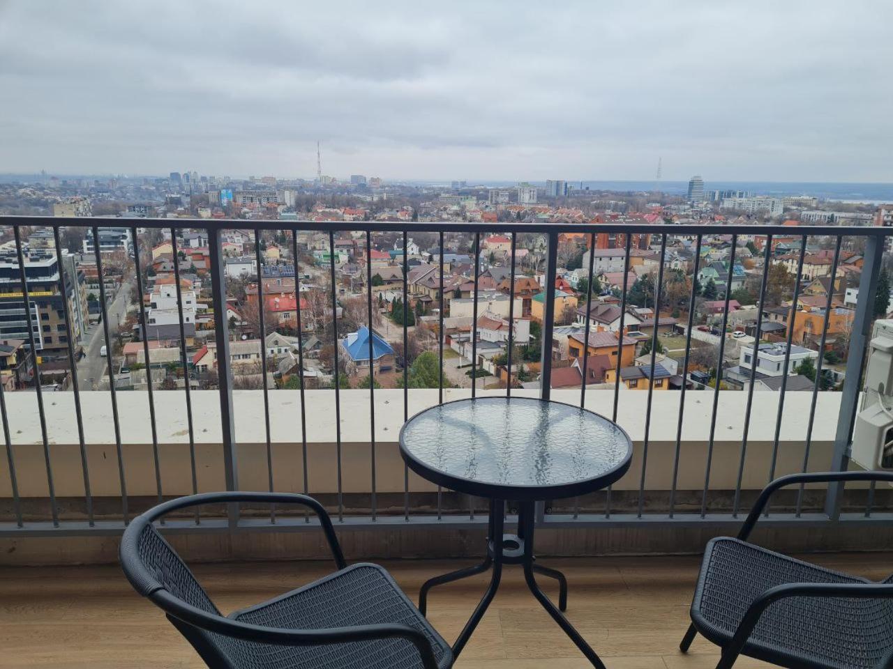 Apartplus - Затишні Апартаменти Dnipro Exterior photo